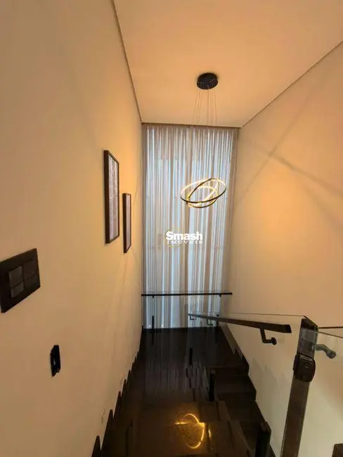 Foto 8 de Sobrado com 3 quartos para alugar, 300m2 em Jardim Planalto, Aruja - SP