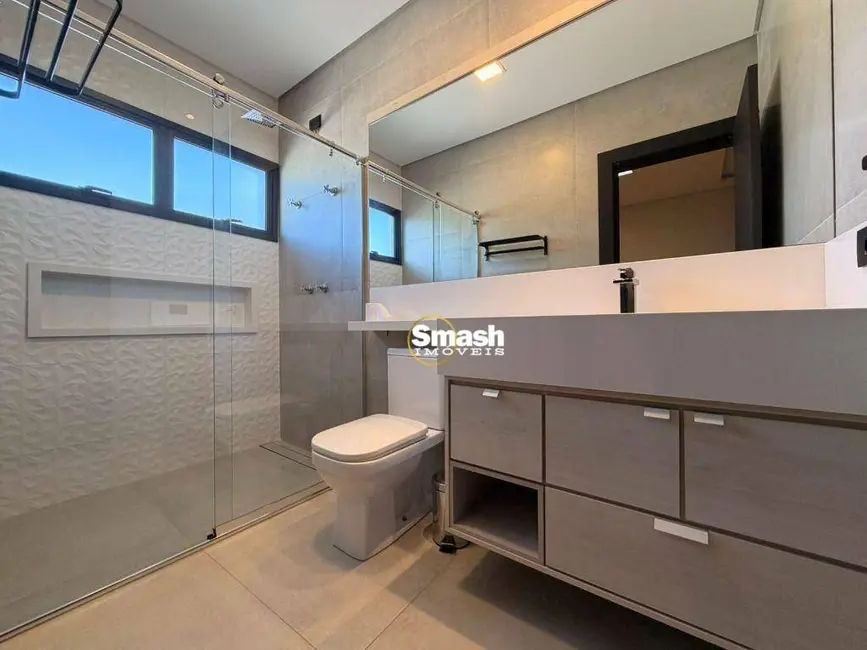 Foto 2 de Sobrado com 3 quartos para alugar, 300m2 em Jardim Planalto, Aruja - SP