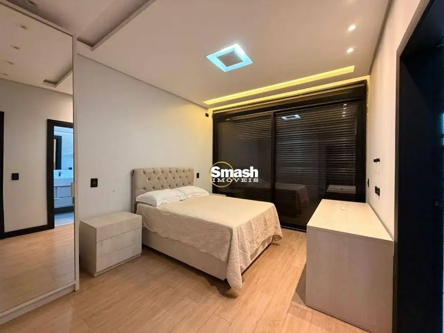 Foto 4 de Sobrado com 3 quartos para alugar, 300m2 em Jardim Planalto, Aruja - SP