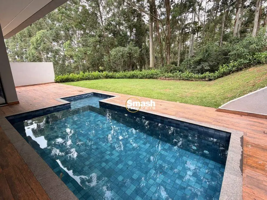 Sobrado com 4 quartos à venda, 305m2 em Jardim Planalto, Aruja - SP - imagem 3 Foto 3 de Sobrado com 4 quartos à venda, 305m2 em Jardim Planalto, Aruja - SP