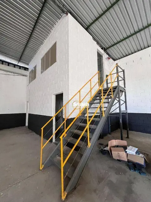 Foto 8 de Armazém / Galpão para alugar, 1000m2 em São Bento, Aruja - SP