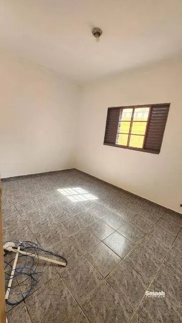 Foto 9 de Casa com 2 quartos à venda e para alugar, 180m2 em Jardim dos Pinheiros, Atibaia - SP