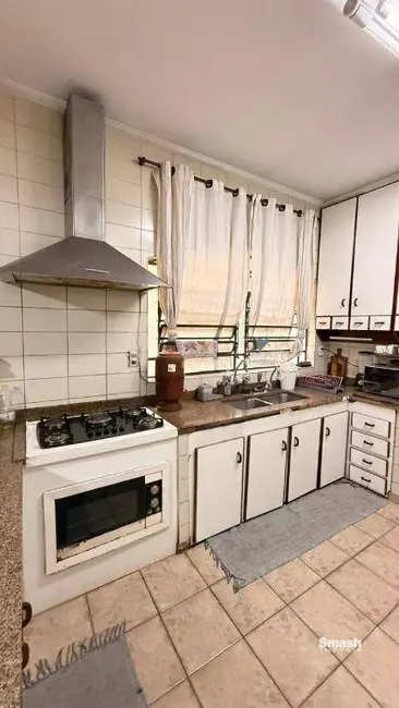 Sobrado com 7 quartos à venda, 657m2 em Vila Barros, Guarulhos - SP - imagem 6 Foto 6 de Sobrado com 7 quartos à venda, 657m2 em Vila Barros, Guarulhos - SP