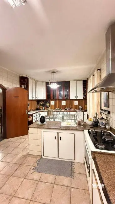 Sobrado com 7 quartos à venda, 657m2 em Vila Barros, Guarulhos - SP - imagem 7 Foto 7 de Sobrado com 7 quartos à venda, 657m2 em Vila Barros, Guarulhos - SP