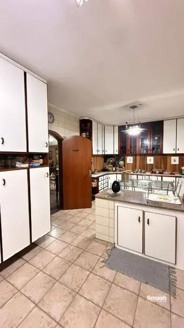 Sobrado com 7 quartos à venda, 657m2 em Vila Barros, Guarulhos - SP - imagem 4 Foto 4 de Sobrado com 7 quartos à venda, 657m2 em Vila Barros, Guarulhos - SP