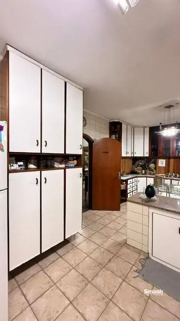 Sobrado com 7 quartos à venda, 657m2 em Vila Barros, Guarulhos - SP - imagem 8 Foto 8 de Sobrado com 7 quartos à venda, 657m2 em Vila Barros, Guarulhos - SP