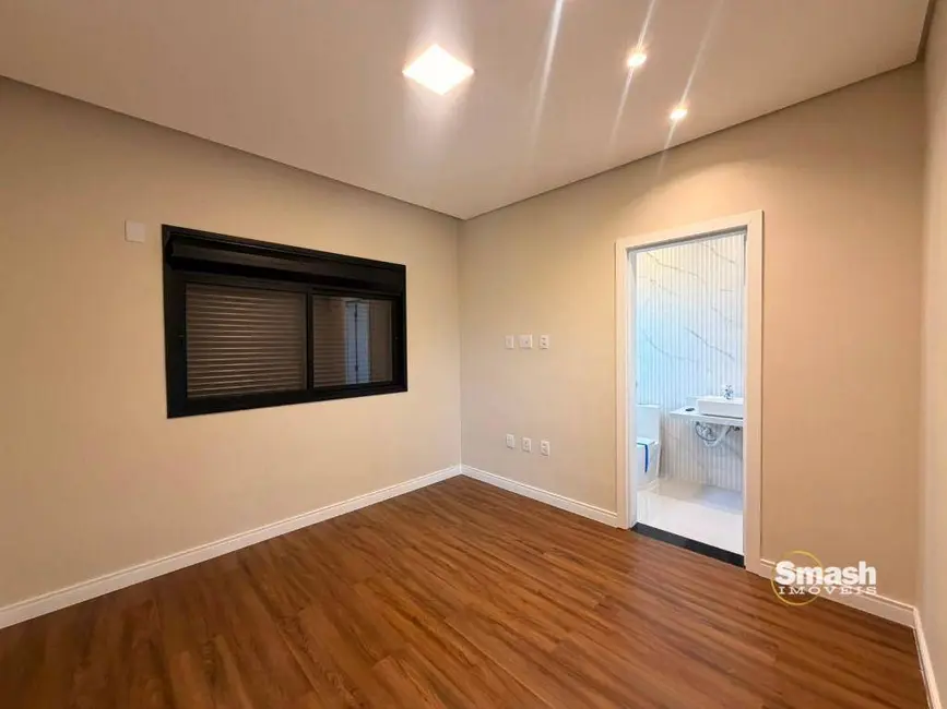 Sobrado com 3 quartos à venda, 295m2 em Cézar de Souza, Mogi Das Cruzes - SP - imagem 3 Foto 3 de Sobrado com 3 quartos à venda, 295m2 em Cézar de Souza, Mogi Das Cruzes - SP
