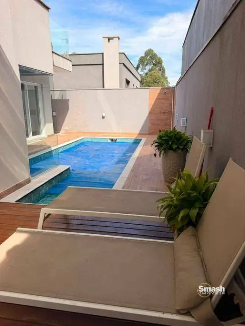 Foto 3 de Sobrado com 4 quartos à venda e para alugar, 300m2 em Residencial Real Park, Aruja - SP