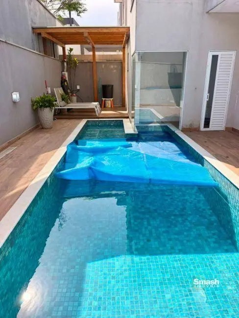 Foto 4 de Sobrado com 4 quartos à venda e para alugar, 300m2 em Residencial Real Park, Aruja - SP