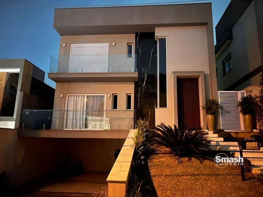 Foto 5 de Sobrado com 4 quartos à venda e para alugar, 300m2 em Residencial Real Park, Aruja - SP