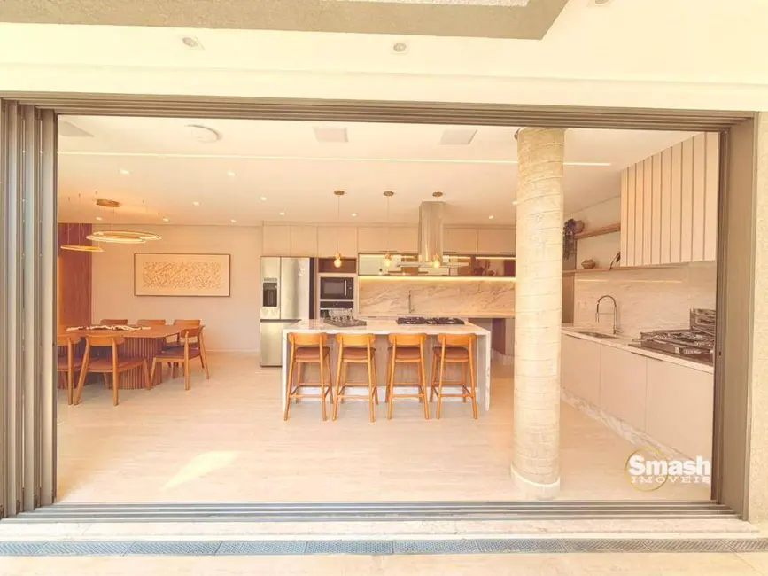 Sobrado com 4 quartos à venda, 315m2 em Portão, Aruja - SP - imagem 9 Foto 9 de Sobrado com 4 quartos à venda, 315m2 em Portão, Aruja - SP