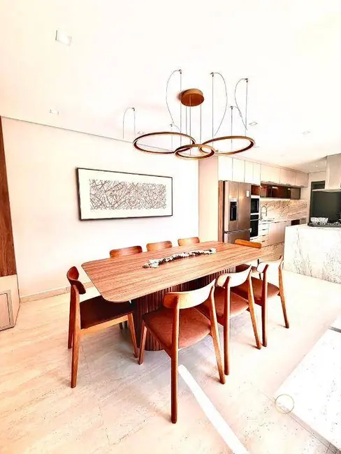 Sobrado com 4 quartos à venda, 315m2 em Portão, Aruja - SP - imagem 4 Foto 4 de Sobrado com 4 quartos à venda, 315m2 em Portão, Aruja - SP