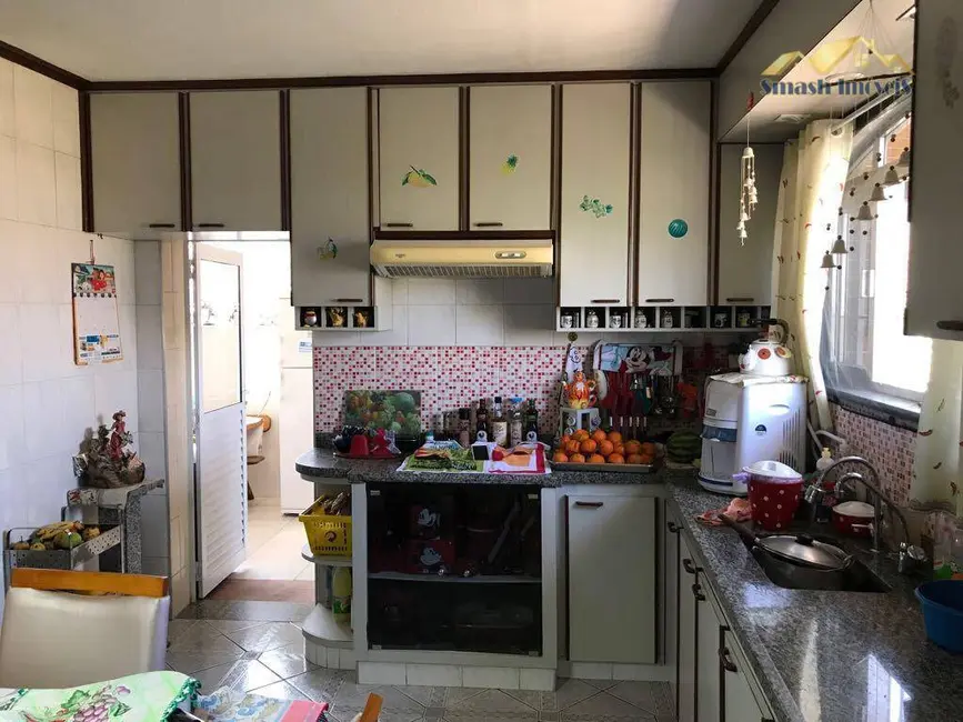 Sobrado com 3 quartos à venda, 212m2 em Vila São Pedro, Guarulhos - SP - imagem 4 Foto 4 de Sobrado com 3 quartos à venda, 212m2 em Vila São Pedro, Guarulhos - SP