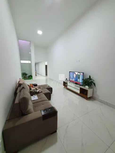 Casa com 3 quartos à venda, 316m2 em Brasilia - DF - imagem 4 Foto 4 de Casa com 3 quartos à venda, 316m2 em Brasilia - DF