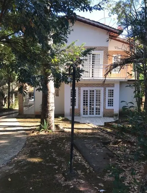 Casa com 3 quartos à venda, 354m2 em Caldas Novas - GO - imagem 5 Foto 5 de Casa com 3 quartos à venda, 354m2 em Caldas Novas - GO