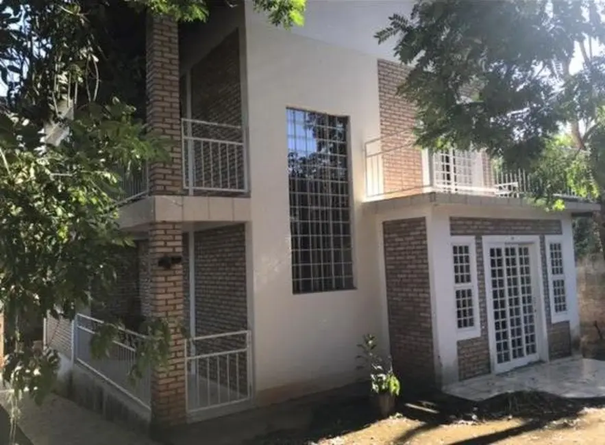 Casa com 3 quartos à venda, 354m2 em Caldas Novas - GO - imagem 9 Foto 9 de Casa com 3 quartos à venda, 354m2 em Caldas Novas - GO