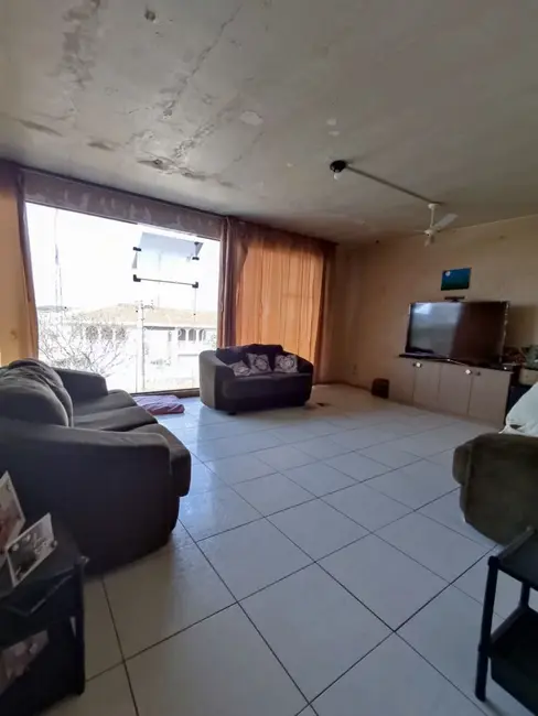 Sobrado com 6 quartos à venda, 200m2 em Brasilia - DF - imagem 4 Foto 4 de Sobrado com 6 quartos à venda, 200m2 em Brasilia - DF