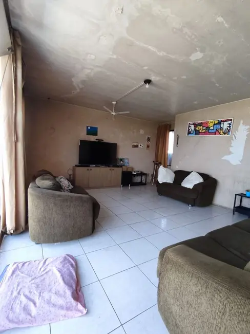 Sobrado com 6 quartos à venda, 200m2 em Brasilia - DF - imagem 3 Foto 3 de Sobrado com 6 quartos à venda, 200m2 em Brasilia - DF