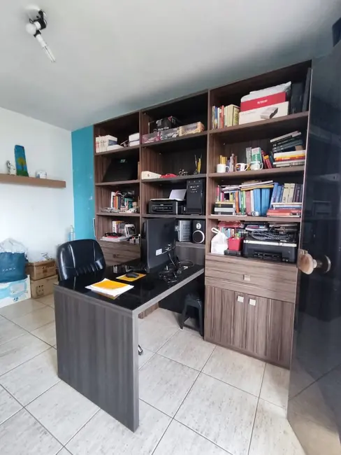 Sobrado com 6 quartos à venda, 200m2 em Brasilia - DF - imagem 5 Foto 5 de Sobrado com 6 quartos à venda, 200m2 em Brasilia - DF