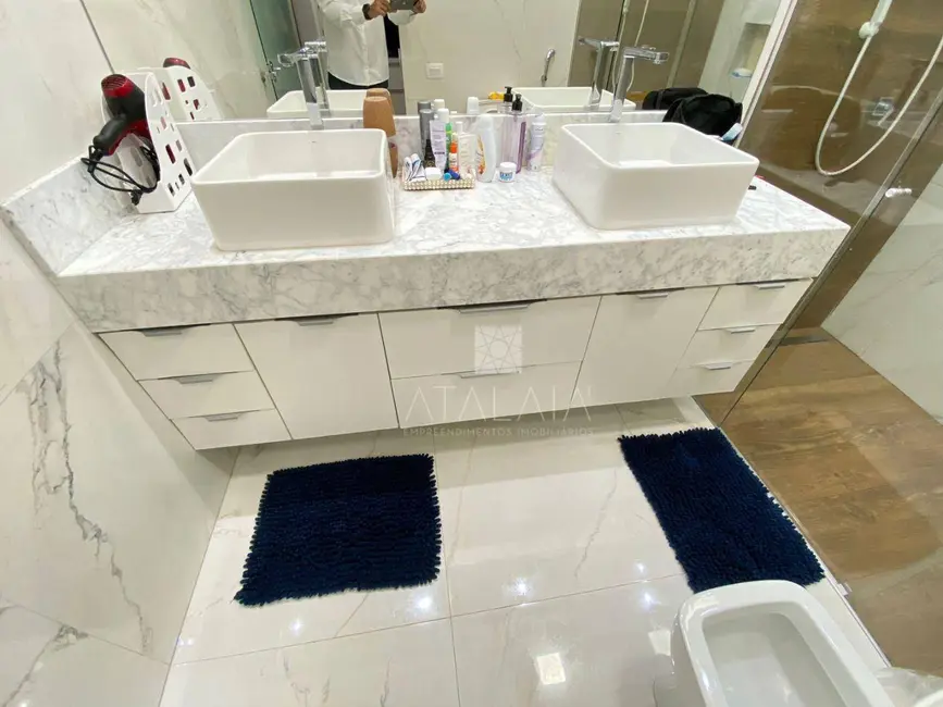 Casa com 3 quartos à venda, 400m2 em Brasilia - DF - imagem 8 Foto 8 de Casa com 3 quartos à venda, 400m2 em Brasilia - DF