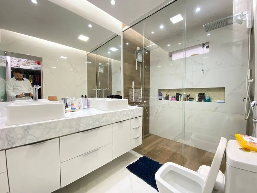 Casa com 3 quartos à venda, 400m2 em Brasilia - DF - imagem 7 Foto 7 de Casa com 3 quartos à venda, 400m2 em Brasilia - DF