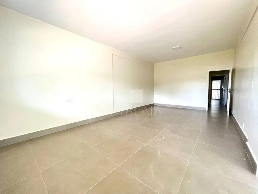 Casa com 4 quartos à venda, 580m2 em Brasilia - DF - imagem 3 Foto 3 de Casa com 4 quartos à venda, 580m2 em Brasilia - DF