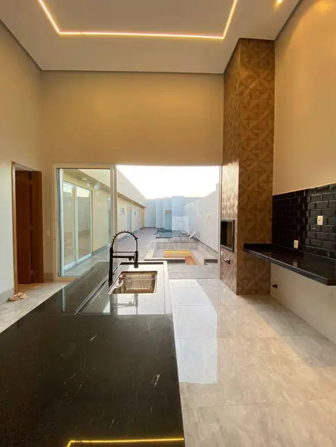 Casa com 3 quartos à venda, 400m2 em Brasilia - DF - imagem 4 Foto 4 de Casa com 3 quartos à venda, 400m2 em Brasilia - DF