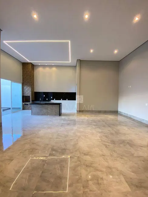 Casa com 3 quartos à venda, 400m2 em Brasilia - DF - imagem 3 Foto 3 de Casa com 3 quartos à venda, 400m2 em Brasilia - DF