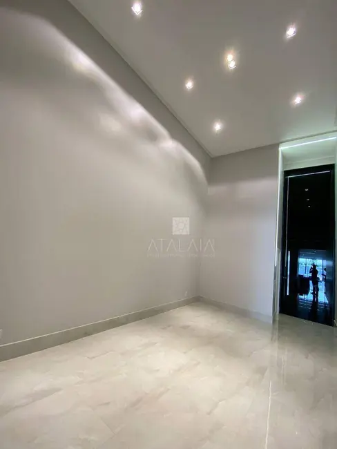 Foto 9 de Casa com 3 quartos à venda, 400m2 em Brasilia - DF