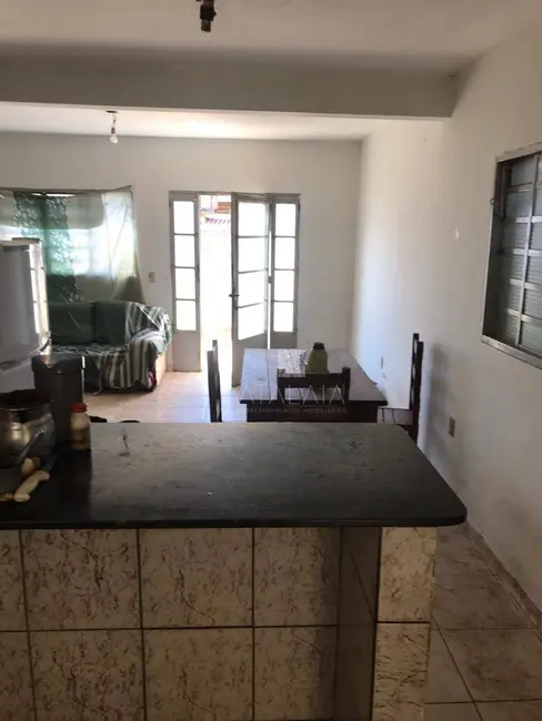 Foto 2 de Casa com 4 quartos à venda, 200m2 em Brasilia - DF