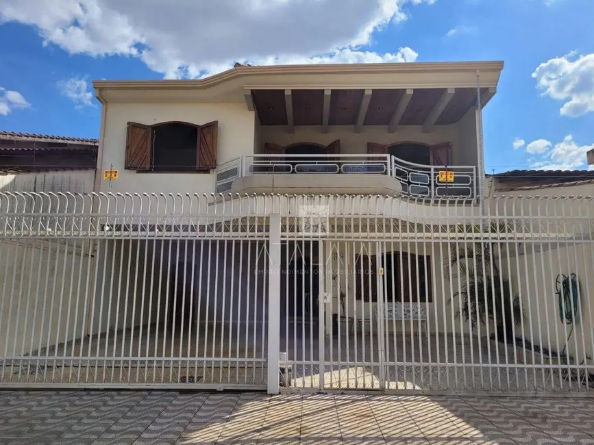 Foto 1 de Casa com 5 quartos à venda, 340m2 em Taguatinga - DF
