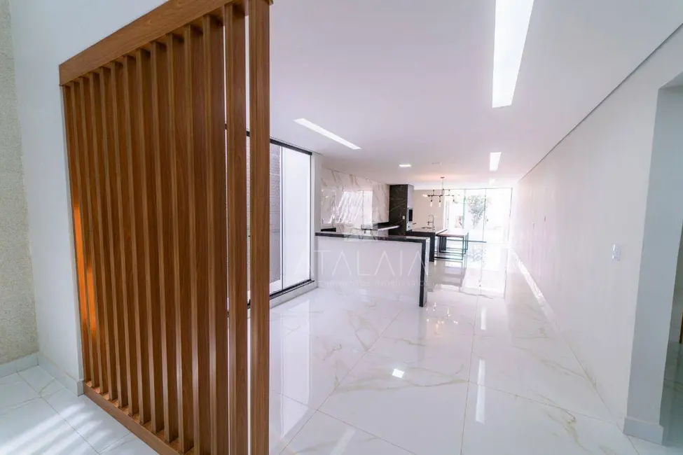 Casa com 4 quartos à venda, 580m2 em Brasilia - DF - imagem 8 Foto 8 de Casa com 4 quartos à venda, 580m2 em Brasilia - DF