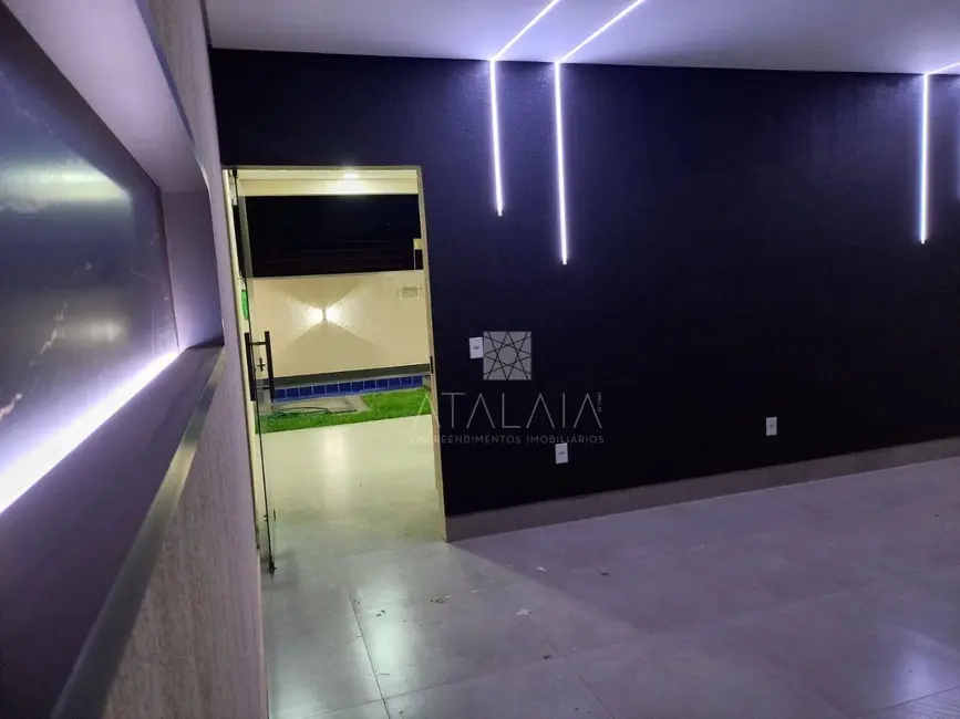 Casa com 3 quartos à venda, 300m2 em Brasilia - DF - imagem 3 Foto 3 de Casa com 3 quartos à venda, 300m2 em Brasilia - DF