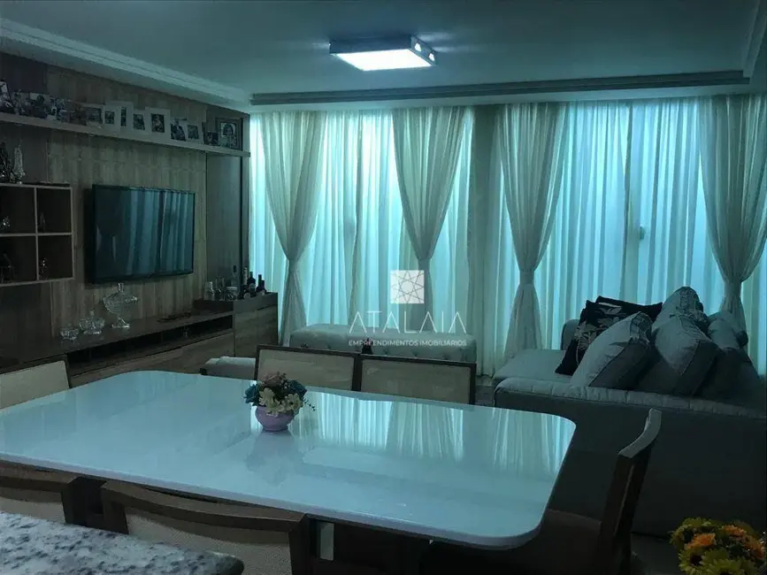 Casa com 4 quartos à venda, 300m2 em Brasilia - DF - imagem 4 Foto 4 de Casa com 4 quartos à venda, 300m2 em Brasilia - DF