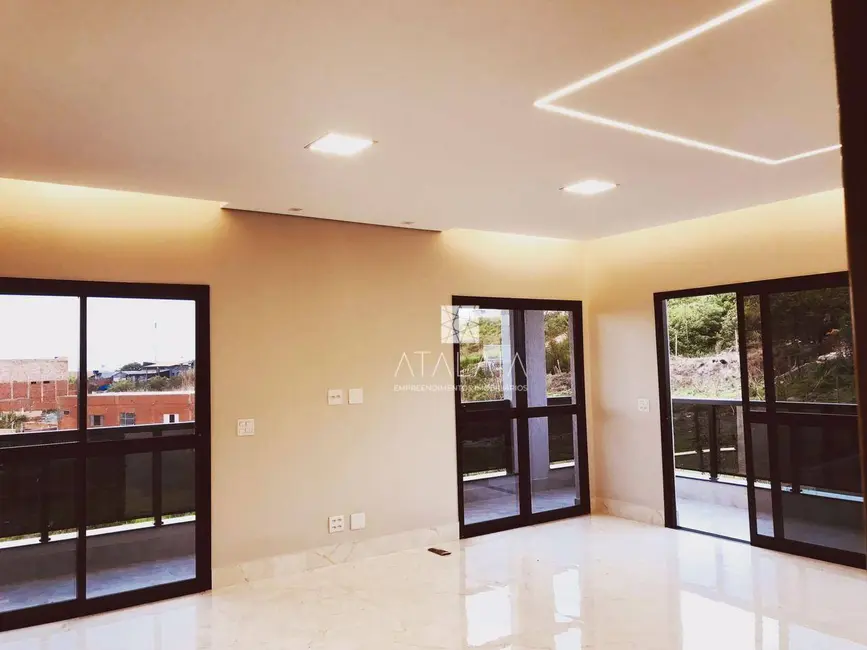 Foto 8 de Casa com 4 quartos à venda, 300m2 em Brasilia - DF