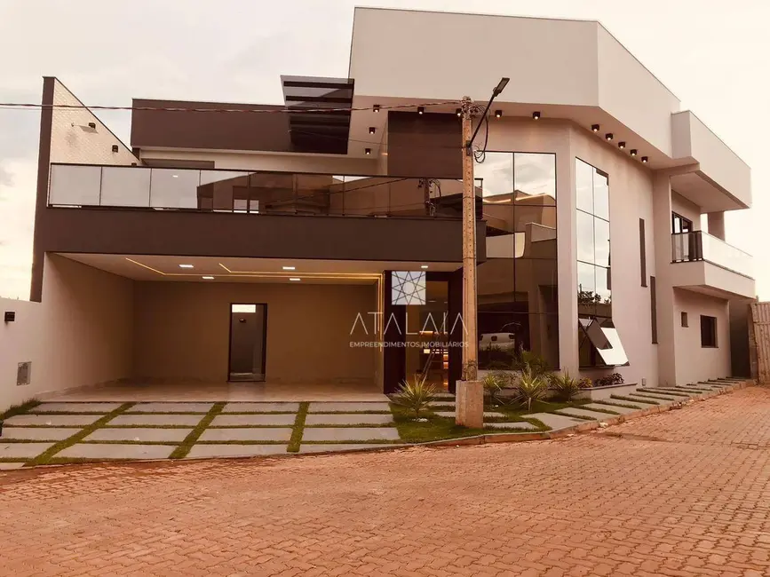 Foto 4 de Casa com 4 quartos à venda, 300m2 em Brasilia - DF