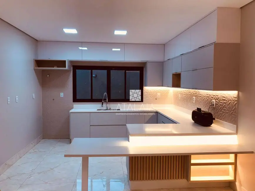 Foto 7 de Casa com 4 quartos à venda, 300m2 em Brasilia - DF