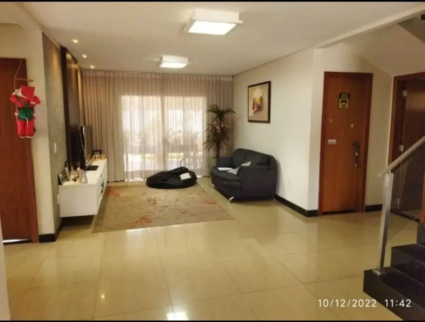 Casa com 7 quartos à venda, 805m2 em Brasilia - DF - imagem 3 Foto 3 de Casa com 7 quartos à venda, 805m2 em Brasilia - DF