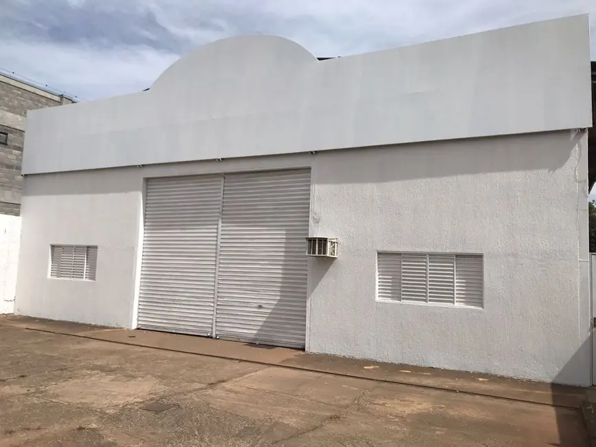 Foto 4 de Armazém / Galpão à venda, 2000m2 em Zona Industrial, Brasilia - DF