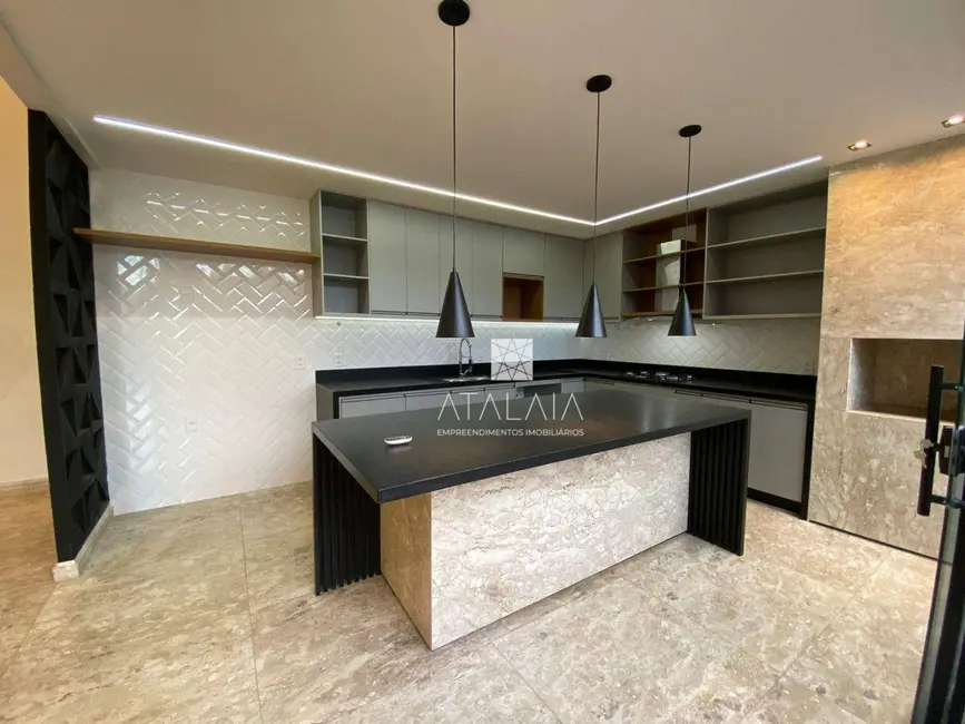 Casa com 4 quartos à venda e para alugar, 400m2 em Brasilia - DF - imagem 4 Foto 4 de Casa com 4 quartos à venda e para alugar, 400m2 em Brasilia - DF