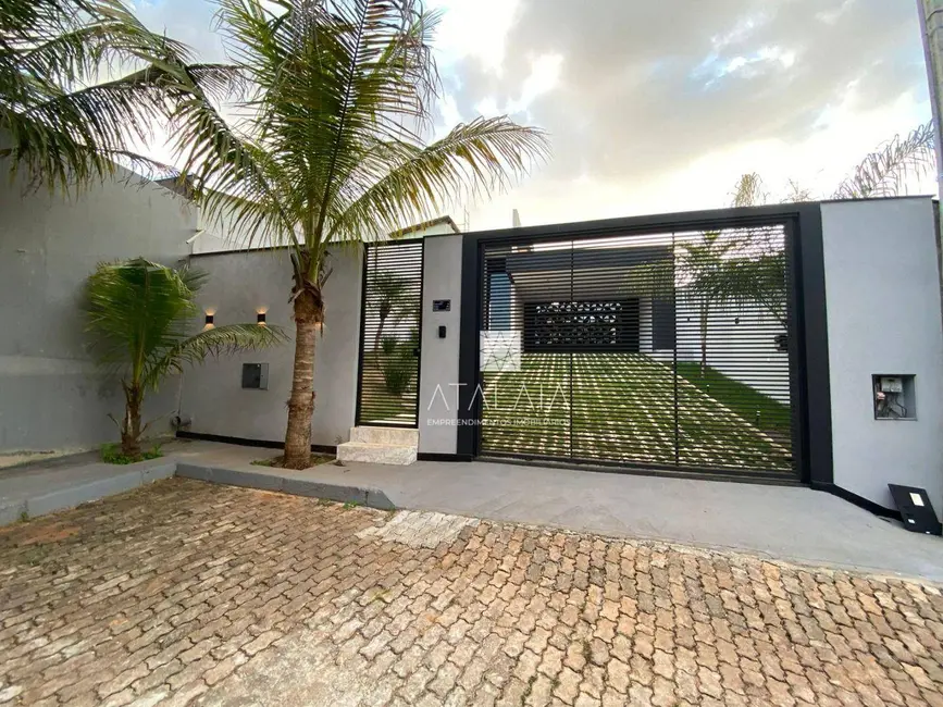 Casa com 4 quartos à venda e para alugar, 400m2 em Brasilia - DF - imagem 3 Foto 3 de Casa com 4 quartos à venda e para alugar, 400m2 em Brasilia - DF