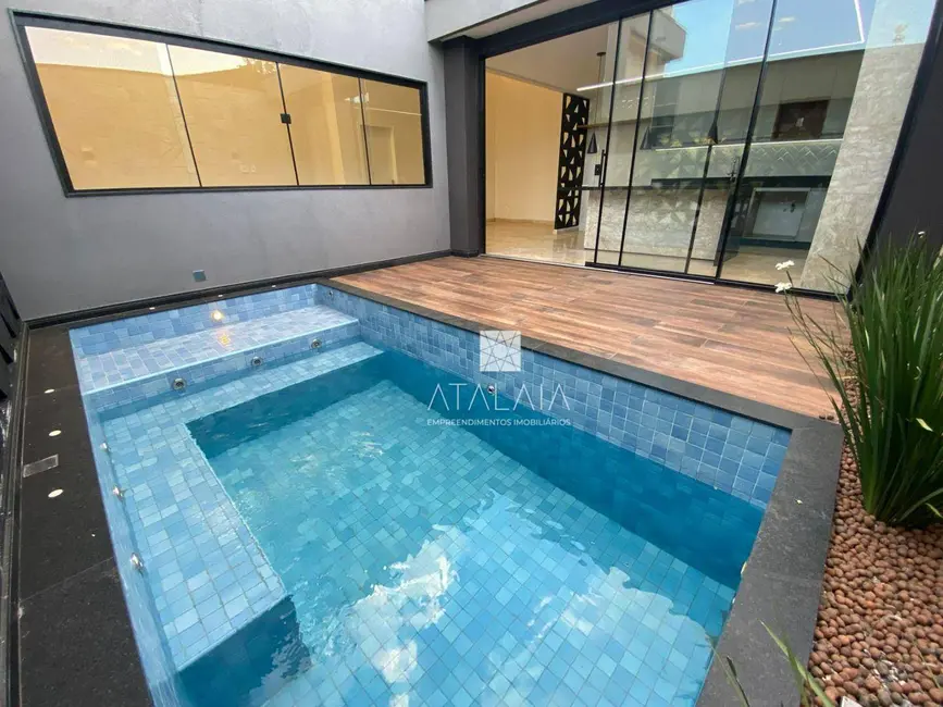 Casa com 4 quartos à venda e para alugar, 400m2 em Brasilia - DF - imagem 8 Foto 8 de Casa com 4 quartos à venda e para alugar, 400m2 em Brasilia - DF