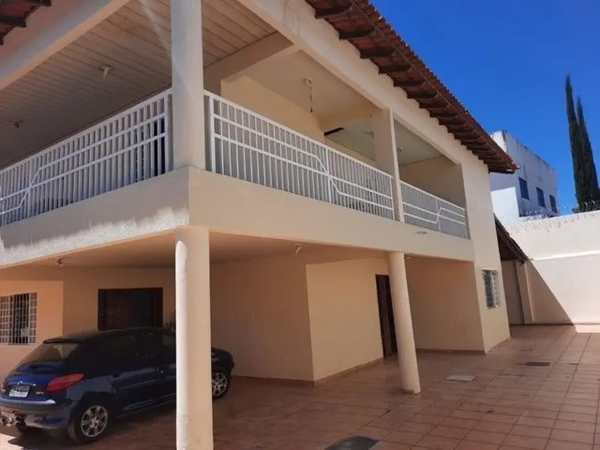 Sobrado com 5 quartos à venda, 822m2 em Brasilia - DF - imagem 8 Foto 8 de Sobrado com 5 quartos à venda, 822m2 em Brasilia - DF