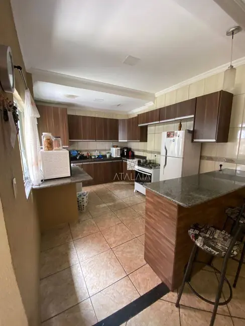 Sobrado com 5 quartos à venda, 220m2 em Taguatinga - DF - imagem 6 Foto 6 de Sobrado com 5 quartos à venda, 220m2 em Taguatinga - DF