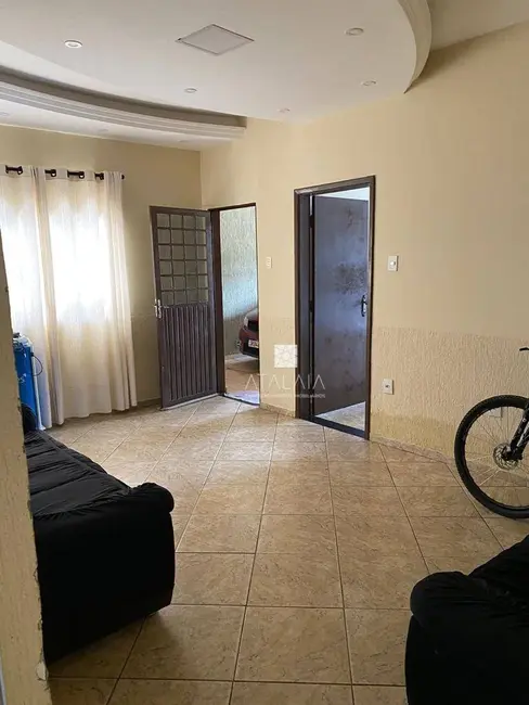 Sobrado com 5 quartos à venda, 220m2 em Taguatinga - DF - imagem 5 Foto 5 de Sobrado com 5 quartos à venda, 220m2 em Taguatinga - DF
