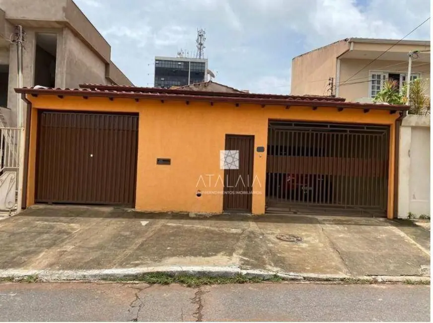 Foto 2 de Sobrado com 5 quartos à venda, 220m2 em Taguatinga - DF