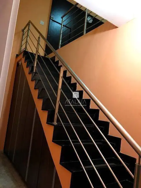 Sobrado com 5 quartos à venda, 220m2 em Taguatinga - DF - imagem 9 Foto 9 de Sobrado com 5 quartos à venda, 220m2 em Taguatinga - DF