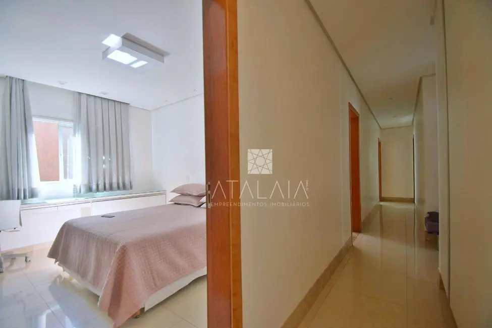 Casa de Condomínio com 6 quartos à venda, 1500m2 em Setor Habitacional Samambaia (Vicente Pires), Brasilia - DF - imagem 9 Foto 9 de Casa de Condomínio com 6 quartos à venda, 1500m2 em Setor Habitacional Samambaia (Vicente Pires), Brasilia - DF