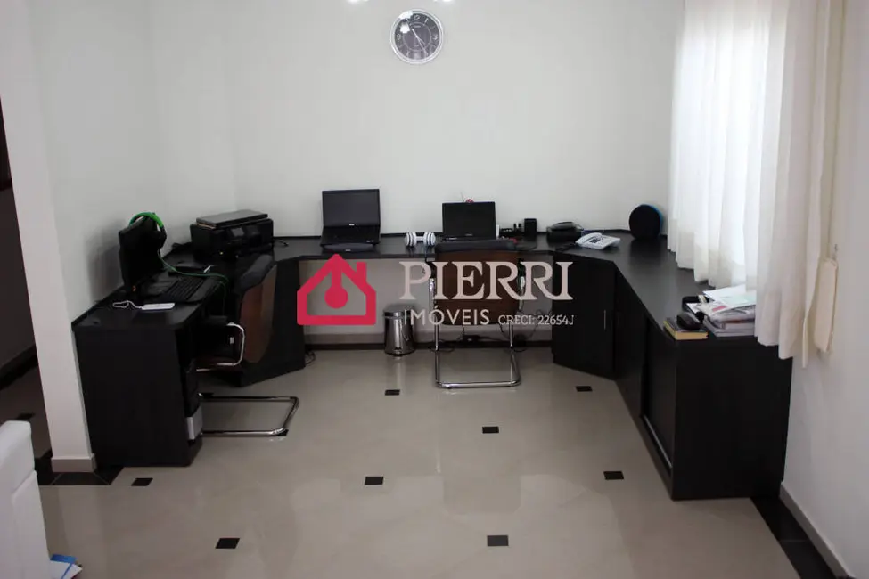 Sobrado com 3 quartos à venda, 225m2 em Jardim Regina, São Paulo - SP - imagem 9 Foto 9 de Sobrado com 3 quartos à venda, 225m2 em Jardim Regina, São Paulo - SP