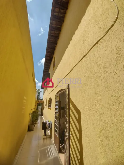 Sobrado com 3 quartos à venda, 160m2 em Parque São Domingos, São Paulo - SP - imagem 2 Foto 2 de Sobrado com 3 quartos à venda, 160m2 em Parque São Domingos, São Paulo - SP